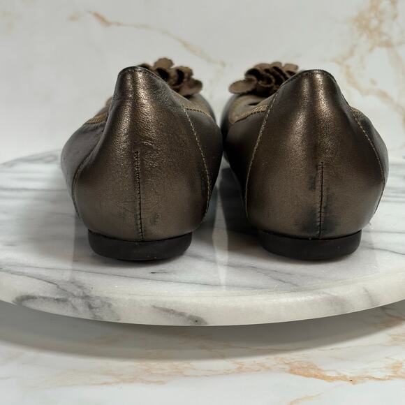 Munro American Bronze Leather Flats Women’s 8N USA Made Slip On Ruffle Toe - Picture 7 of 15